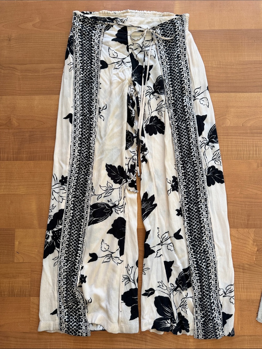 Billabong Black & White Floral Wide-Leg Pants